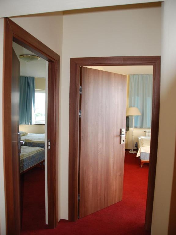 Rezydencja Parkowa Hotel Varsó Kültér fotó